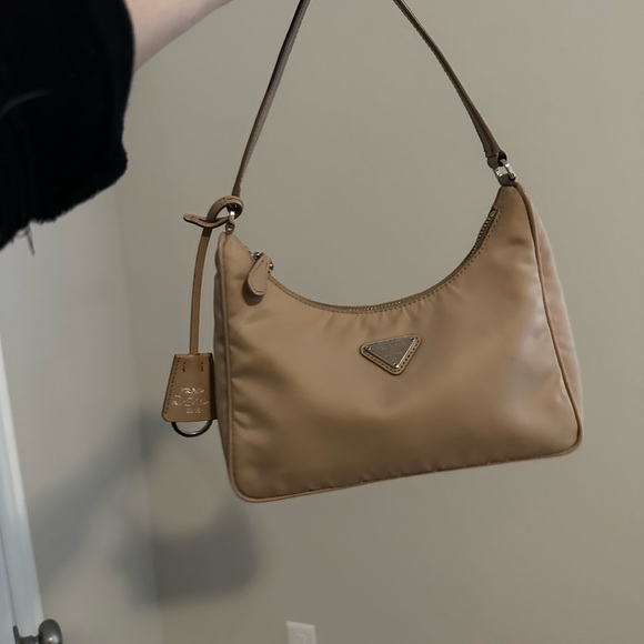 Prada re edition 2005 - Picture 2 of 5